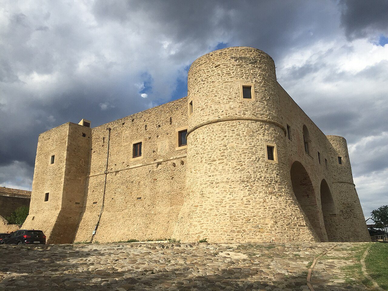 17A8010004 Castello di Bernalda 03